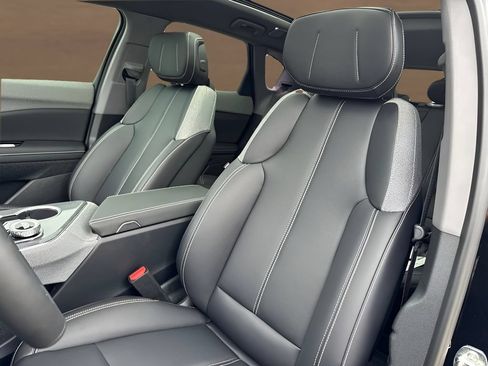 New 2027 Cadillac Optiq Luxury w/ LPO, Floor Liner Package AWD/4WD image 12