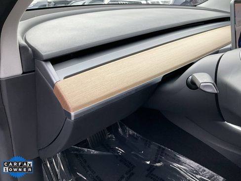 Used 2019 Tesla Model 3 Standard Range Plus image 18