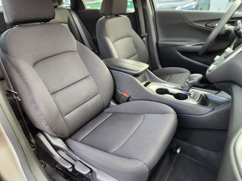 Used 2025 Chevrolet Malibu LT image 14