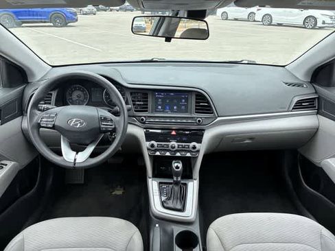 Used 2020 Hyundai Elantra SEL image 16