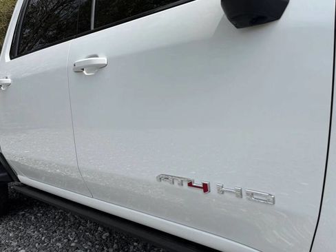 Used 2024 GMC Sierra 2500 AT4 w/ AT4 Preferred Package image 11