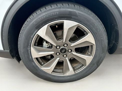 Used 2025 Ford Escape Platinum AWD/4WD image 11