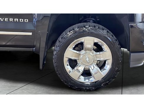 Used 2018 Chevrolet Silverado 1500 LTZ Z71 w/ LTZ Plus Package AWD/4WD image 20