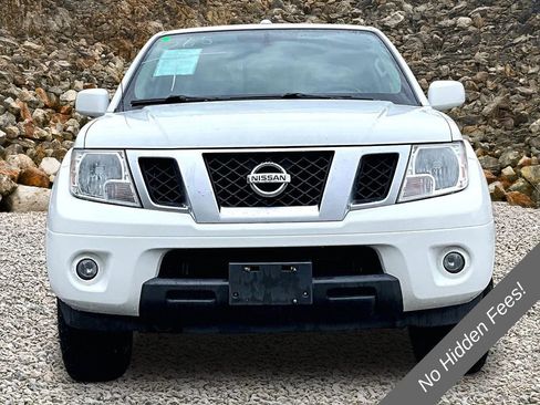 Used 2015 Nissan Frontier PRO-4X AWD/4WD image 3