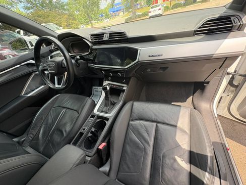 Used 2020 Audi Q3 2.0T Premium w/ Convenience Package AWD/4WD image 9