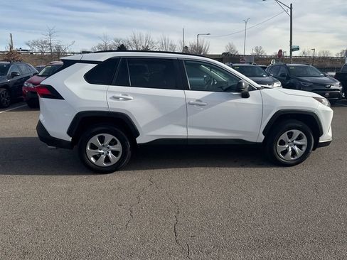 Used 2021 Toyota RAV4 LE image 9