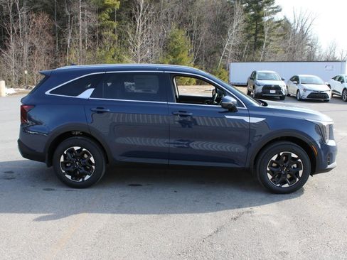 New 2026 Kia Sorento S AWD/4WD image 4