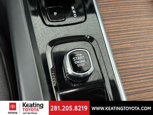 Used 2024 Volvo S60 B5 Plus image 29