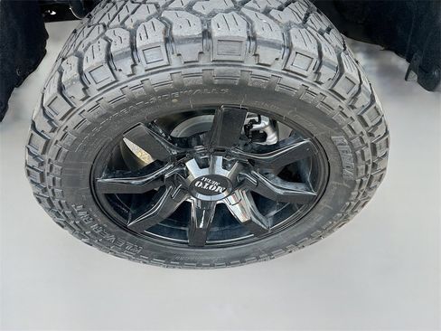 Used 2021 Chevrolet Colorado Z71 w/ Z71 Midnight Edition image 30