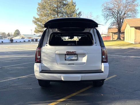 Used 2016 GMC Yukon SLT w/ HD Trailering Package image 8
