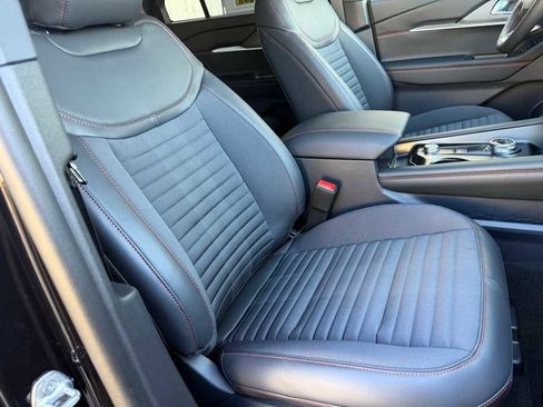 New 2026 Ford Explorer ST-Line w/ ST-Line Street Pack image 11