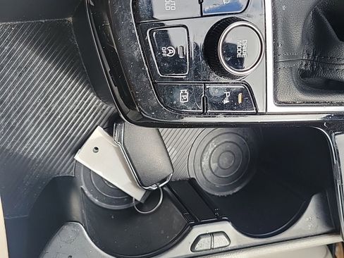 Used 2023 Kia Sportage EX image 31