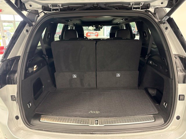 Used 2025 Jeep Grand Cherokee L Summit AWD/4WD image 9