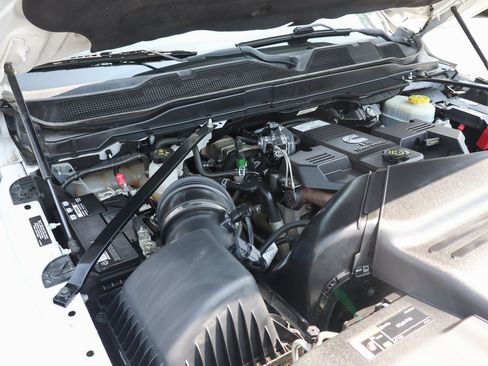 Used 2021 RAM 3500 Big Horn image 13