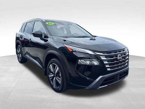 Used 2025 Nissan Rogue SL w/ SL Premium Package FWD image 8