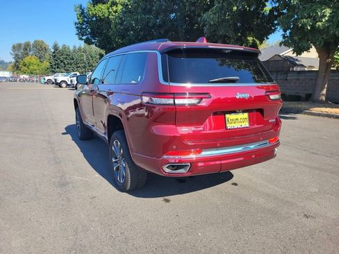 Used 2021 Jeep Grand Cherokee L Overland w/ Luxury Tech Group IV image 3