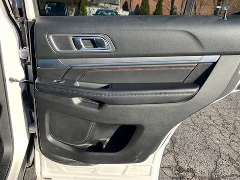 Used 2017 Ford Explorer Sport image 17