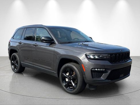 Used 2023 Jeep Grand Cherokee Limited w/ Black Appearance Package RWD image 7