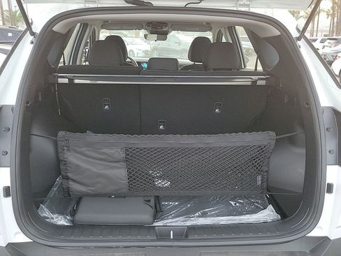Used 2025 Hyundai Tucson SE FWD image 32