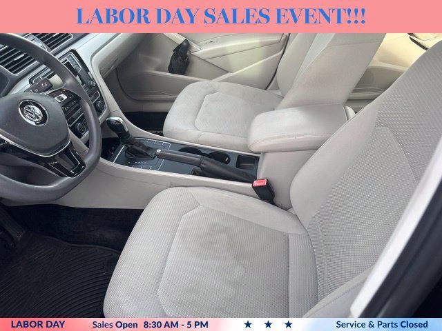 Used 2016 Volkswagen Passat 1.8T S FWD image 8