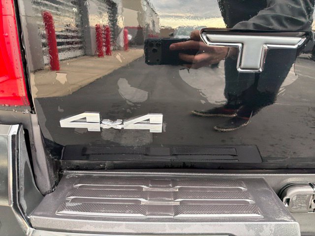 Certified 2025 Toyota Tacoma SR5 AWD/4WD image 11