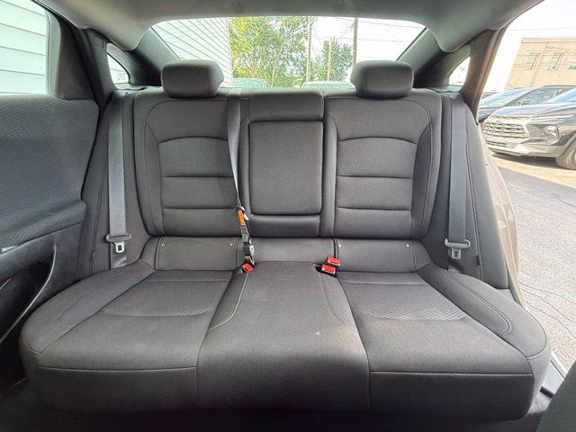 Used 2019 Chevrolet Malibu LT FWD image 15