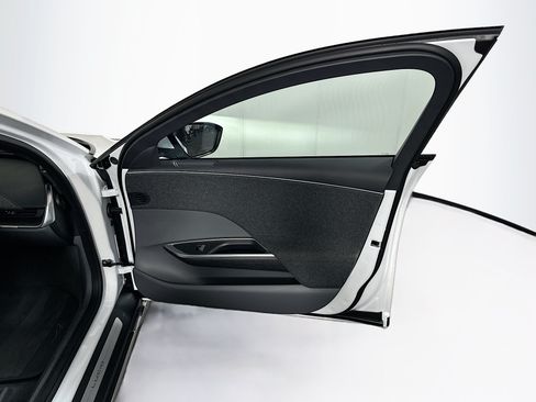 Used 2024 Lucid Air Pure RWD image 34