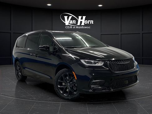 New 2026 Chrysler Pacifica Limited w/ S Appearance Package AWD/4WD image 45