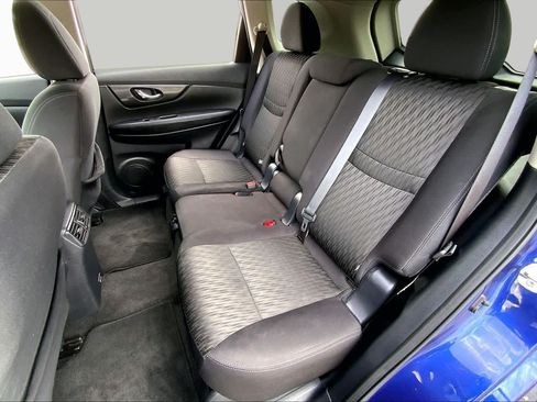 Used 2020 Nissan Rogue SV FWD image 20