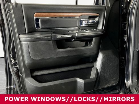 Used 2018 RAM 1500 Laramie w/ Convenience Group AWD/4WD image 19