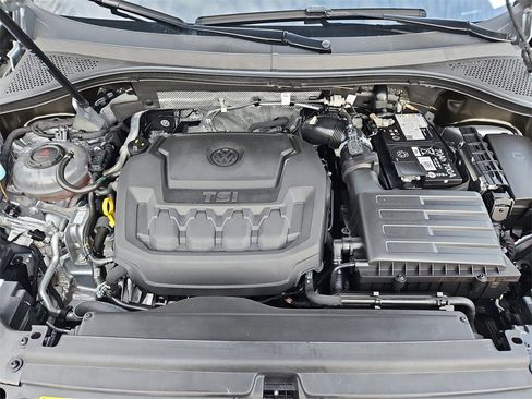 Used 2024 Volkswagen Tiguan Wolfsburg Edition image 33