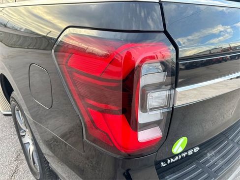 Certified 2022 Ford Expedition Limited image 38