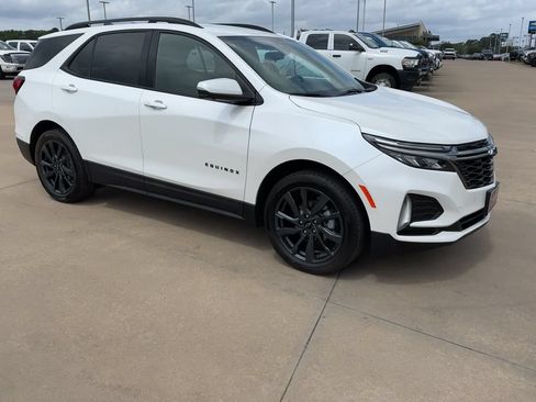 Used 2022 Chevrolet Equinox RS w/ RS Leather Package FWD image 3