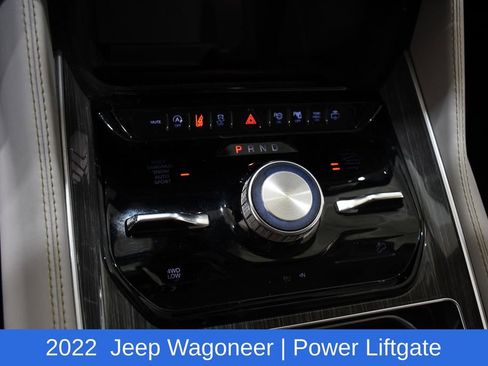 Used 2022 Jeep Wagoneer Series III w/ Premium Group I AWD/4WD image 24