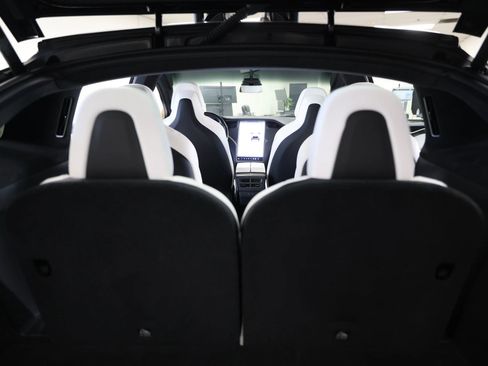 Used 2018 Tesla Model X P100D image 50