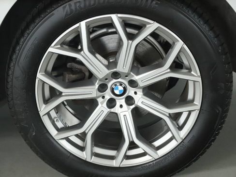 Used 2022 BMW X7 xDrive40i w/ Premium Package AWD/4WD image 44