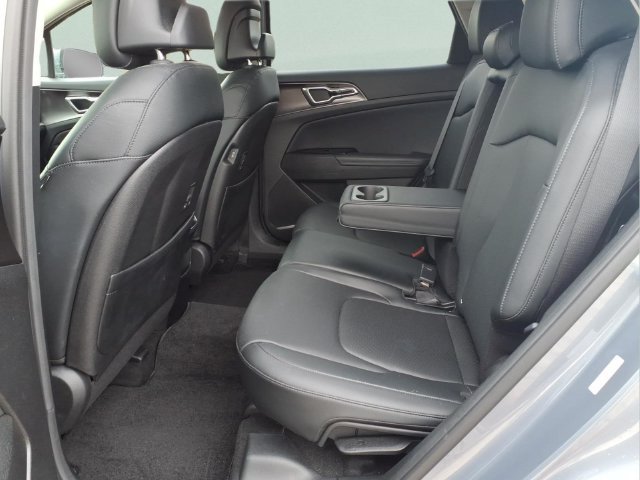 Used 2023 Kia Sportage EX FWD image 21