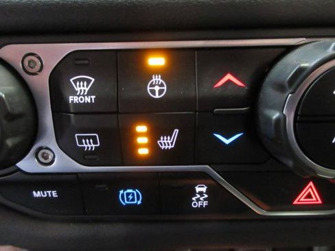 Used 2024 Jeep Wrangler Unlimited Sahara w/ Safety Group AWD/4WD image 40