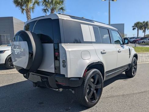 Used 2026 Land Rover Defender 110 X-Dynamic SE image 5