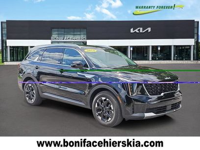 Certified 2025 Kia Sorento S w/ Panoramic Sunroof Package