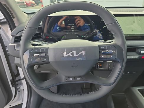 New 2026 Kia EV9 Wind image 32