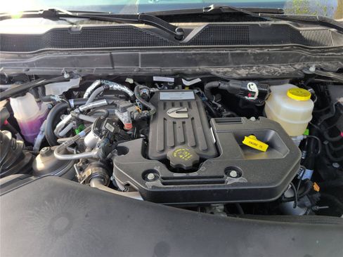 New 2026 RAM 2500 Laramie AWD/4WD image 14