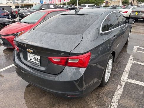 Used 2017 Chevrolet Malibu LT FWD image 3