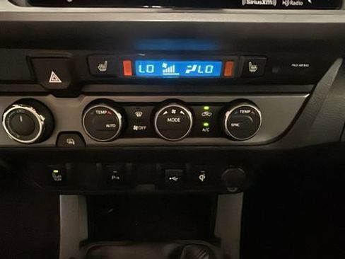 Used 2022 Toyota Tacoma TRD Sport w/ TRD Premium Sport Package AWD/4WD image 21