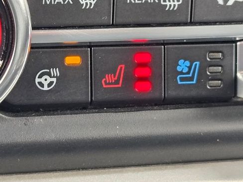 Used 2023 Ford Expedition Max XLT image 29