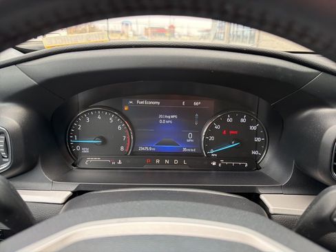 Used 2023 Ford Explorer XLT image 9