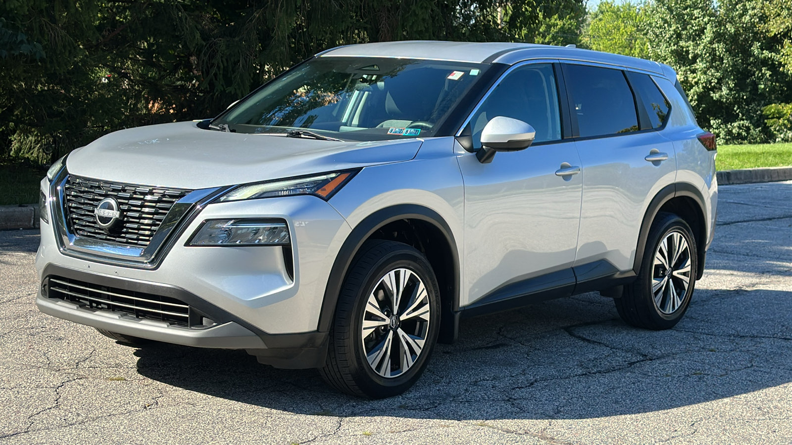 Certified 2022 Nissan Rogue SV AWD/4WD image 2