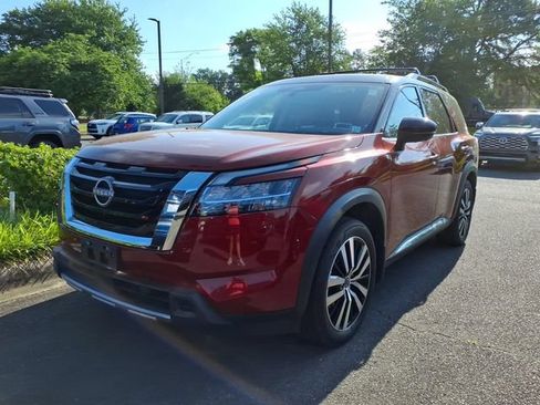 Used 2023 Nissan Pathfinder Platinum AWD/4WD image 1