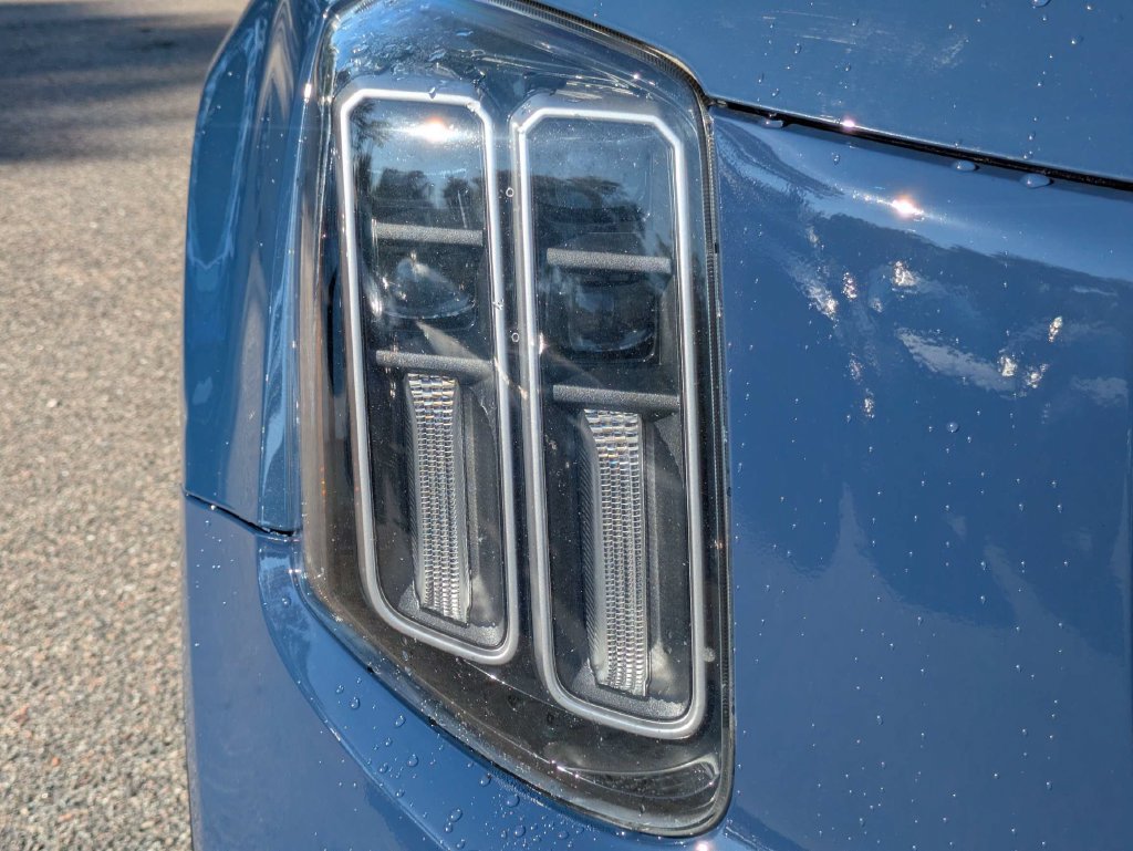 Used 2023 Kia Telluride EX w/ EX Captain's Chair Package AWD/4WD image 9