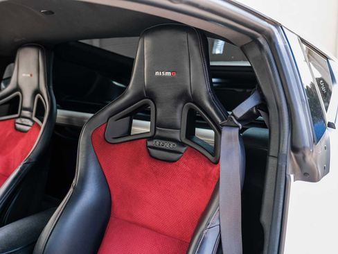Used 2020 Nissan 370Z NISMO RWD image 38